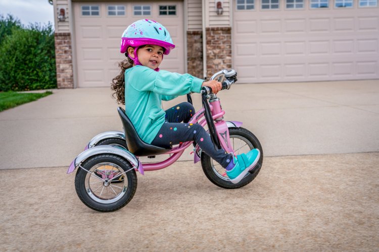 Schwinn Roadster Retro-Style Tricycle, 12\" front wheel, ages 2 - 4, pink